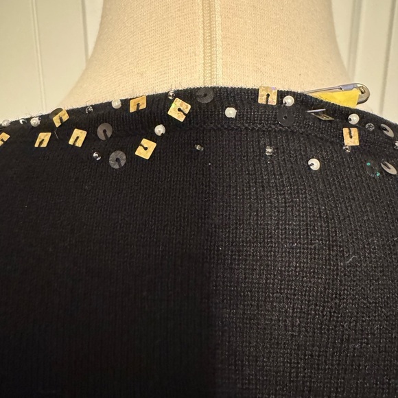 Festive Black Reindeer Sweater Size Large EUC - Picture 9 of 12